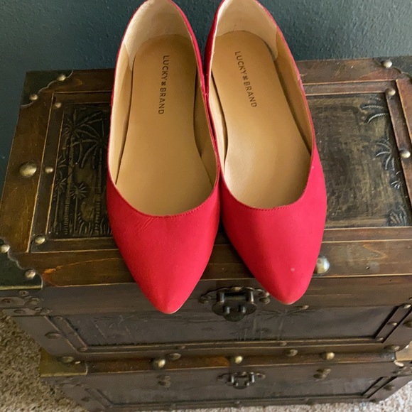 Beautiful red wedge shoes by  Lucky & Brand - Picture 4 of 4